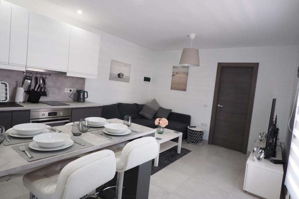 Private Apartment With Mountain And Sea Views, La Asomada, Lanzarote Tías Exteriér fotografie